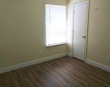 5304 Wisbech Court - Photo Thumbnail 11