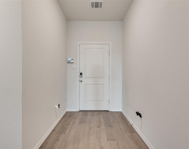 2706 Knollwood Trail - Photo Thumbnail 2