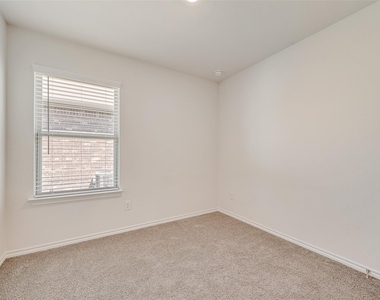 2706 Knollwood Trail - Photo Thumbnail 12