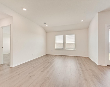 2706 Knollwood Trail - Photo Thumbnail 4