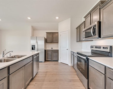 2706 Knollwood Trail - Photo Thumbnail 6