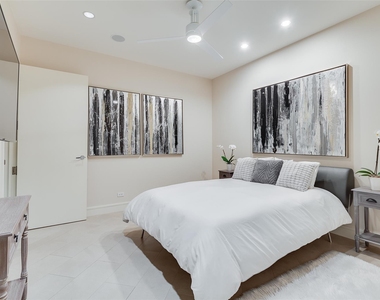 2408 Victory Park Lane - Photo Thumbnail 8