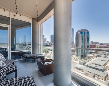 2408 Victory Park Lane - Photo Thumbnail 15