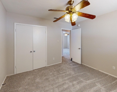 910 Shenandoah Drive - Photo Thumbnail 11