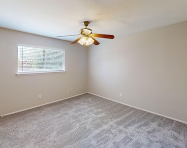 910 Shenandoah Drive - Photo Thumbnail 6