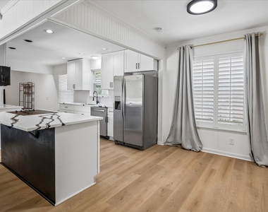 11070 Delford Circle - Photo Thumbnail 4