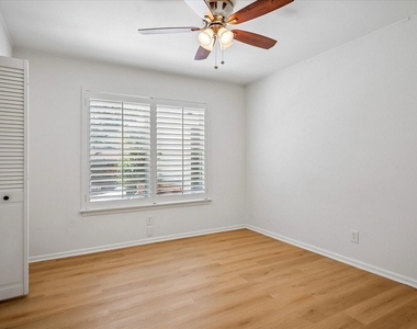 11070 Delford Circle - Photo Thumbnail 10
