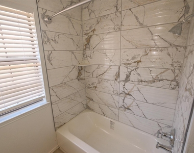 5439 Pershing Avenue - Photo Thumbnail 8