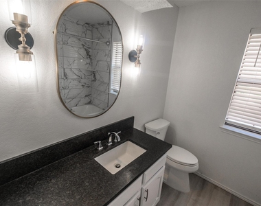 5439 Pershing Avenue - Photo Thumbnail 7