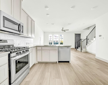 2538 Settlers Place - Photo Thumbnail 3