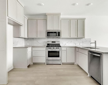 2538 Settlers Place - Photo Thumbnail 2