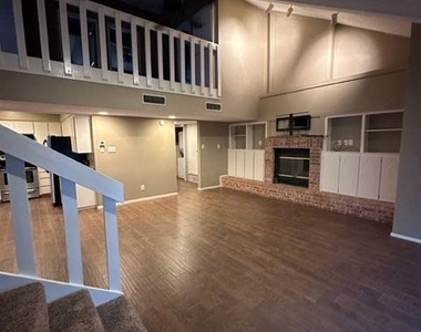 23 Harbour Town Street - Photo Thumbnail 2