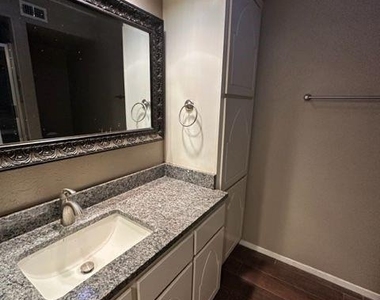 23 Harbour Town Street - Photo Thumbnail 9