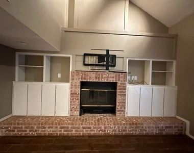 23 Harbour Town Street - Photo Thumbnail 4