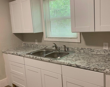 1658 Orange Street - Photo Thumbnail 10