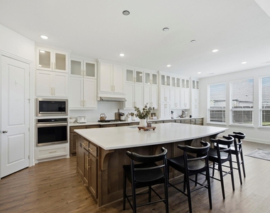 2602 Delta Drive - Photo Thumbnail 12
