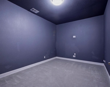 2602 Delta Drive - Photo Thumbnail 19