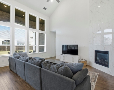 2602 Delta Drive - Photo Thumbnail 9