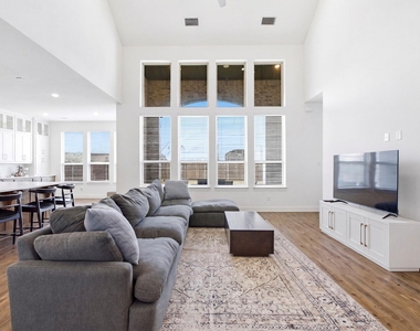 2602 Delta Drive - Photo Thumbnail 8