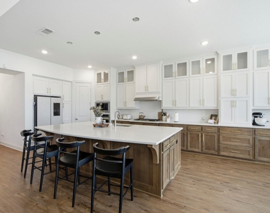 2602 Delta Drive - Photo Thumbnail 13