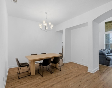 2602 Delta Drive - Photo Thumbnail 5