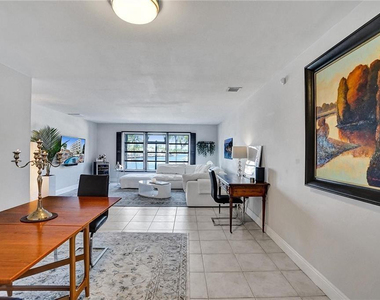 1770 E Las Olas Boulevard - Photo Thumbnail 2