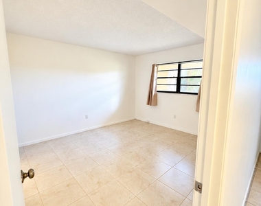 2050 Oleander Boulevard - Photo Thumbnail 7
