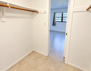 2050 Oleander Boulevard - Photo Thumbnail 9