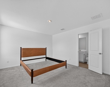1260 Balsam Road - Photo Thumbnail 13