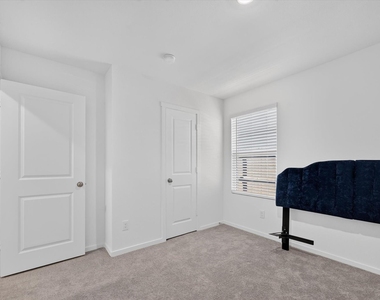 1260 Balsam Road - Photo Thumbnail 11