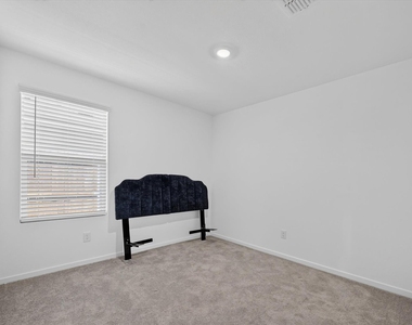 1260 Balsam Road - Photo Thumbnail 10