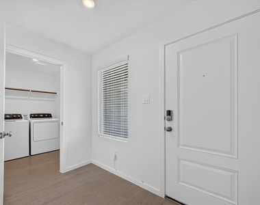 1260 Balsam Road - Photo Thumbnail 2