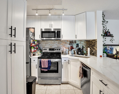 629 Sea Pine Way - Photo Thumbnail 6
