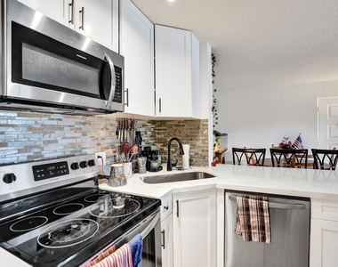 629 Sea Pine Way - Photo Thumbnail 9