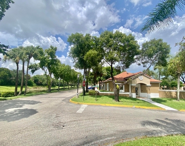 1200 Lake Victoria Drive - Photo Thumbnail 16