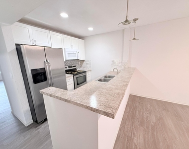 2117 E Bond Drive - Photo Thumbnail 11