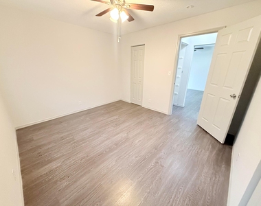 2117 E Bond Drive - Photo Thumbnail 15