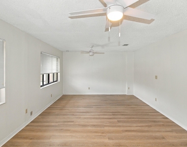 1309 Se Coral Reef Street - Photo Thumbnail 10