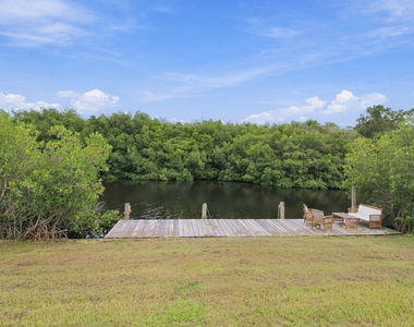 1309 Se Coral Reef Street - Photo Thumbnail 18