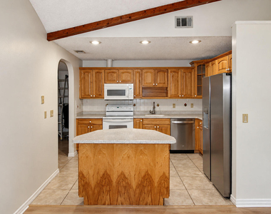 1309 Se Coral Reef Street - Photo Thumbnail 8