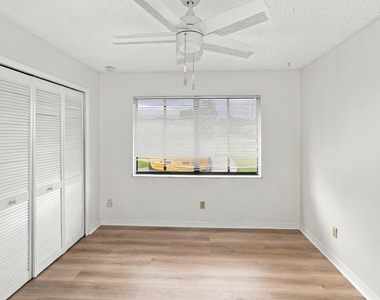 1309 Se Coral Reef Street - Photo Thumbnail 11