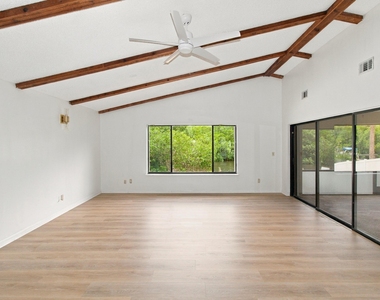 1309 Se Coral Reef Street - Photo Thumbnail 3