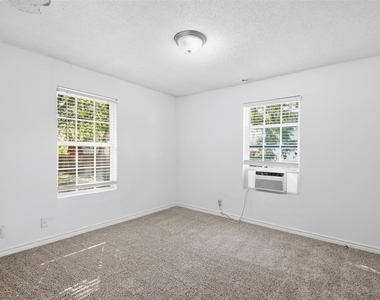 1916 Liberty Street - Photo Thumbnail 12