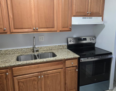 8001 Fairview Drive - Photo Thumbnail 10