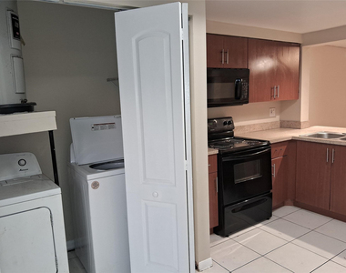 4669 Nw 89th Avenue - Photo Thumbnail 5
