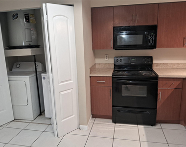 4669 Nw 89th Avenue - Photo Thumbnail 6