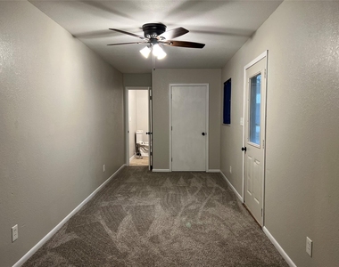 6960 Clifden Drive - Photo Thumbnail 10