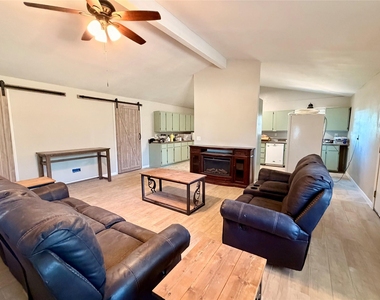 6960 Clifden Drive - Photo Thumbnail 17