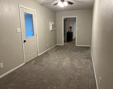 6960 Clifden Drive - Photo Thumbnail 9