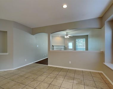 12901 Farmington Drive - Photo Thumbnail 6